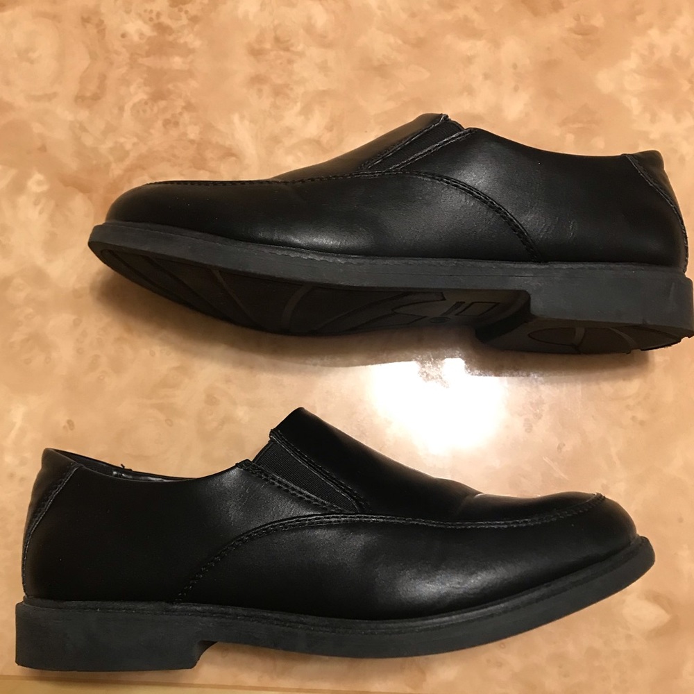 BOYS DRESS SHOES - Cherokee size 6